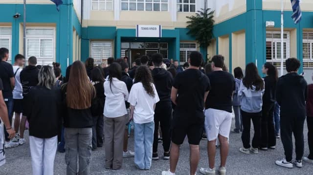 Contratación de 18.566 profesores suplentes para el año escolar 2025-2026
