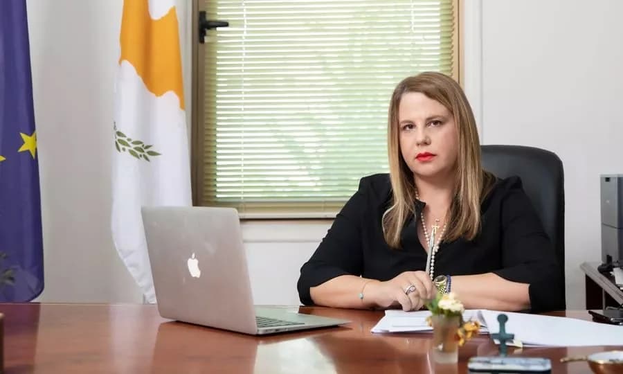 Επ. Διοικήσεως: Εισηγήσεις για τους συζύγους διπλωματών
