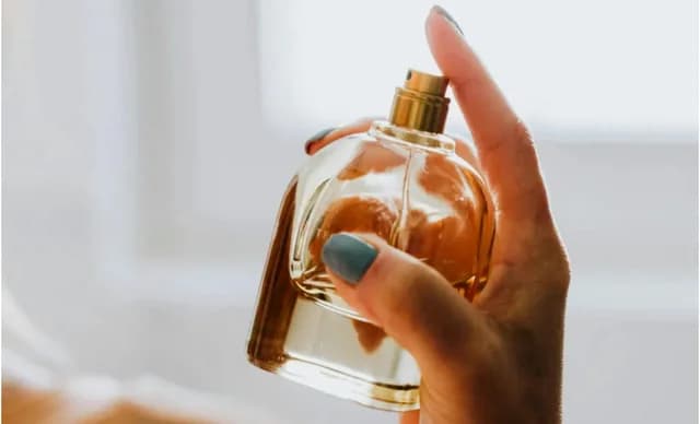 3 Herbstparfums, die Sie in warme Noten hüllen