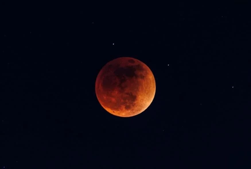 Eclipse Lunar Total Visible en Chipre Esta Noche