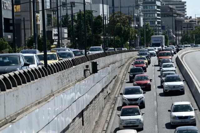 Tráfico Normalizado en la Avenida Kifisias Tras Accidente