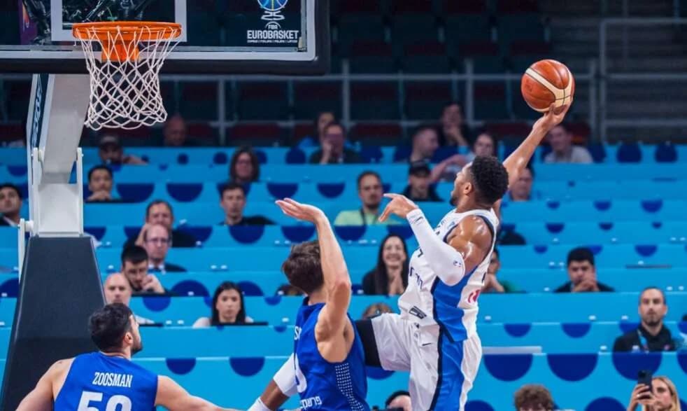 Ελλάδα-Ισραήλ 84-79: Ο Γιάννης Αντετοκούνμπο οδηγεί την Ελλάδα στα προημιτελικά του Ευρωμπάσκετ 2025