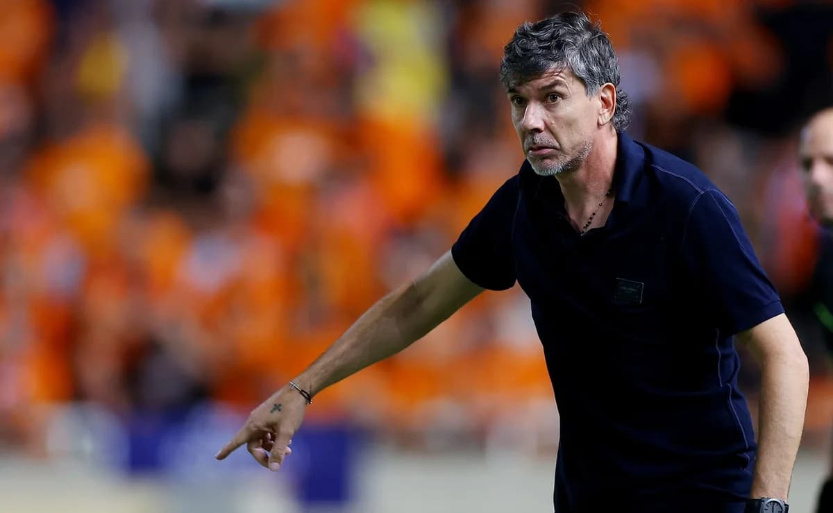 APOEL: Central Defender Incoming