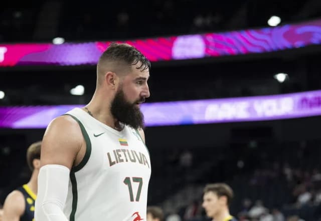 Valanciunas sobre Grecia-Lituania: 'No revelaré cómo detendremos a Giannis'