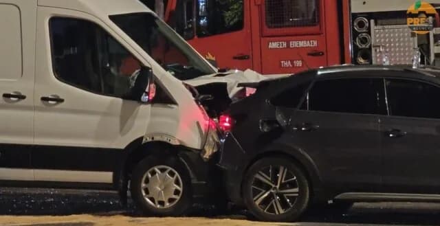 Τροχαίο ατύχημα στη Βουλιαγμένης: Ένας τραυματίας