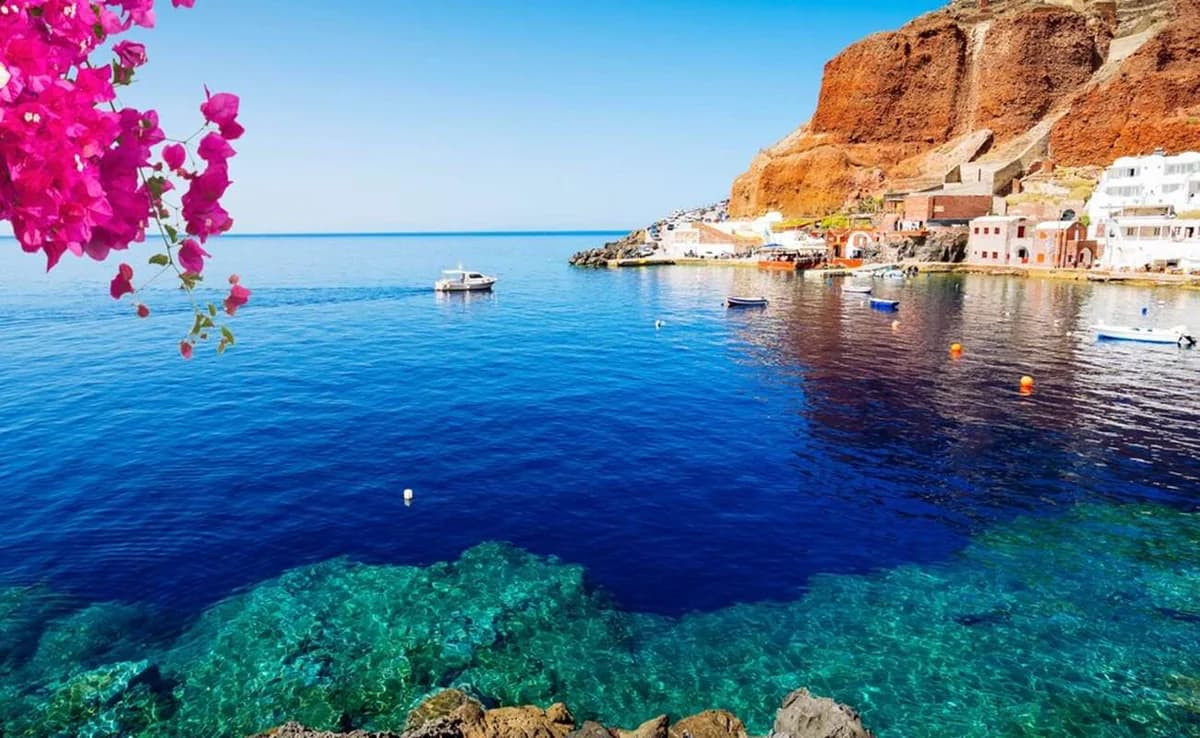 Forbes: Die 50 schönsten Dörfer der Welt – Oia, Santorini auf der Liste