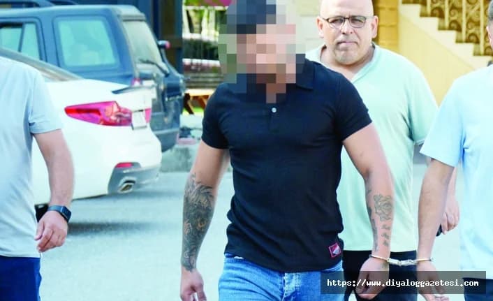 男子在检查站被捕，车内藏有 200 发弹药