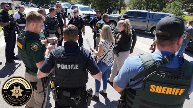 Tiroteo en escuela secundaria de Colorado: dos heridos, tirador muerto