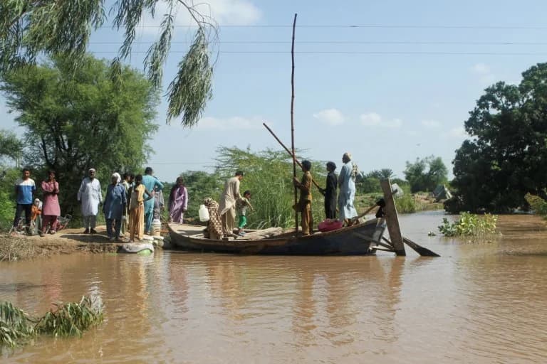 Más de 2 millones de evacuados en Pakistán por las inundaciones