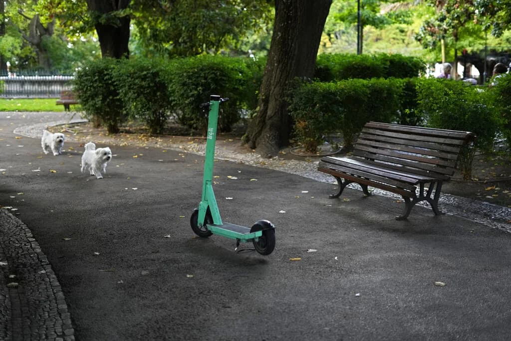 Σκέψεις για κατάργηση σκούτερ λόγω παραβίασης νομοθεσίας
