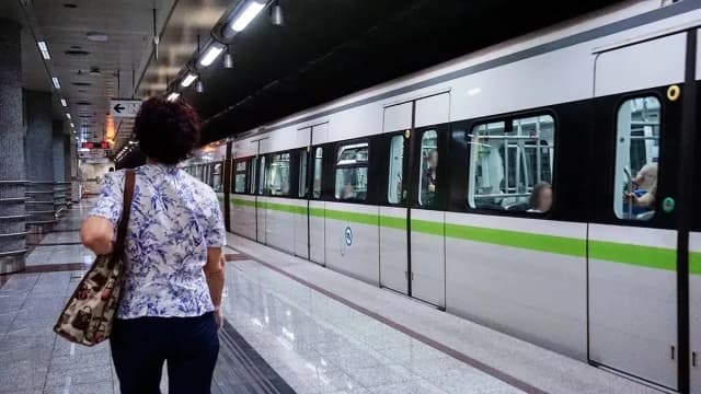 אתונה: פעילות 24 שעות של מטרו, חשמלית ואוטובוסים בכל שבת