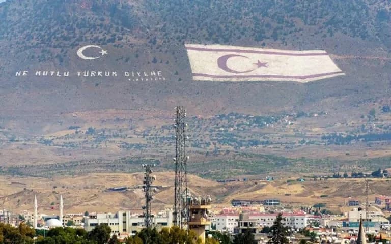 סרדר דנקטאש תומך בטופאן ארהורמן בשטחים הכבושים