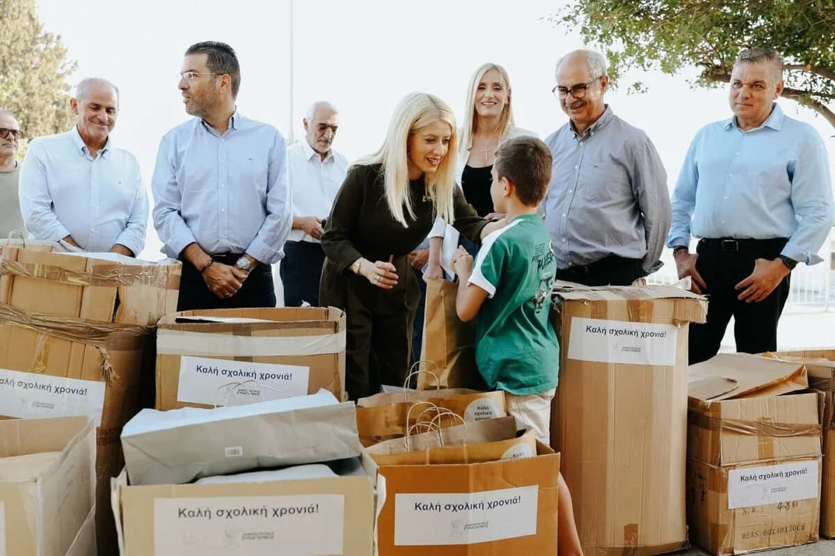 Ευχαριστίες ΔΗΣΥ από την Ομοσπονδία Γονέων Λεμεσού για σχολικά είδη σε πυρόπληκτους