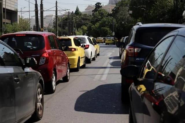 Buspanne auf der Vasilissis-Amalias-Allee - Verkehrschaos