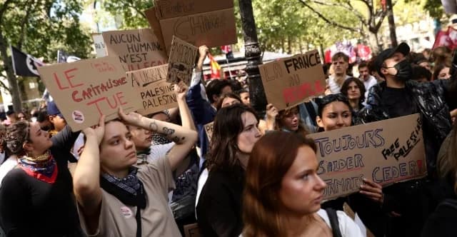Γαλλία: Μεγάλες απεργίες και διαδηλώσεις σε εξέλιξη