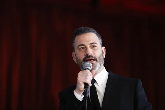 Χόλιγουντ: Στήριξη στον Τζίμι Κίμελ μετά την αναστολή της εκπομπής του