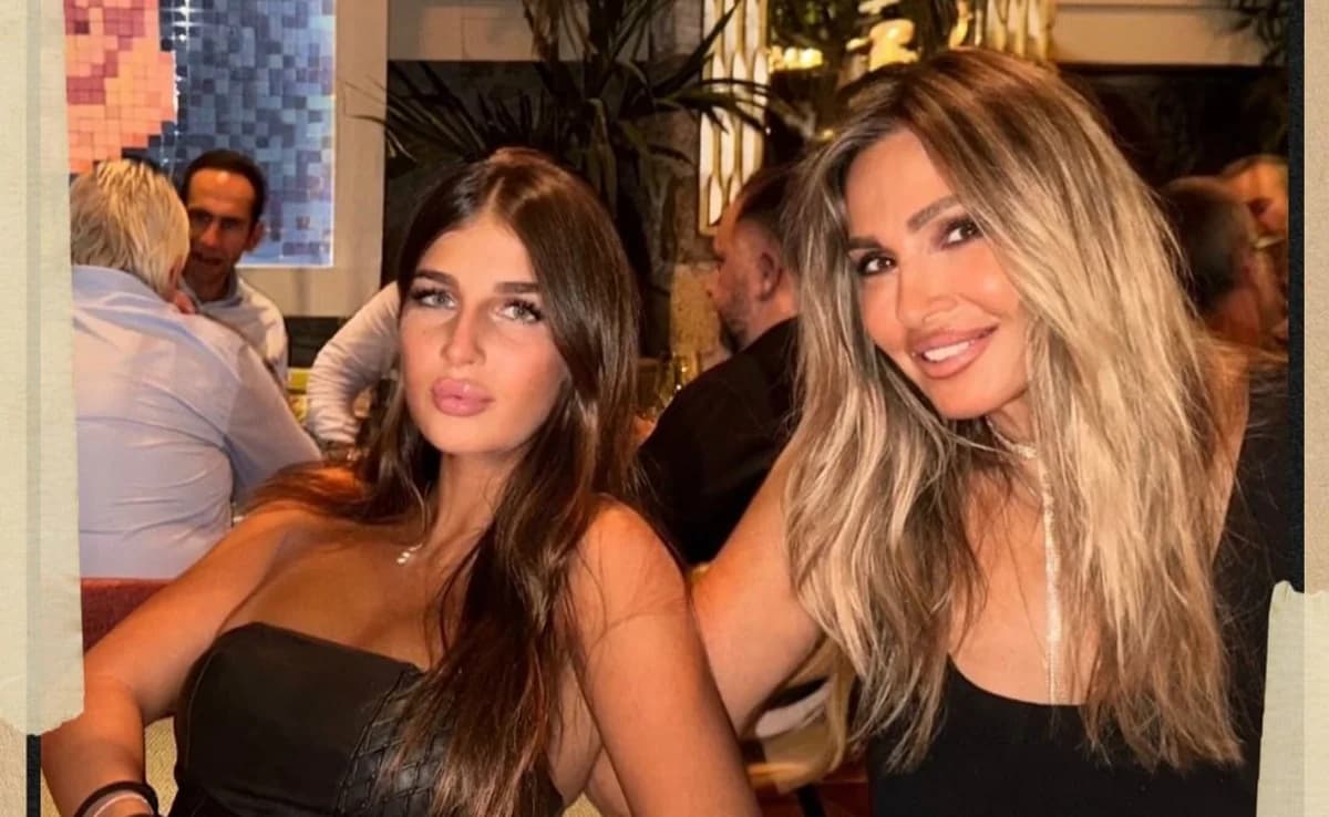 Ελένη Πετρουλάκη: Βραδινή έξοδος στη Λευκωσία με την κόρη της
