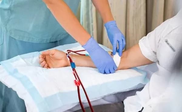 Thalassämie-Patienten erleben Transfusionsverzögerungen: Beschwerden über Blutknappheit
