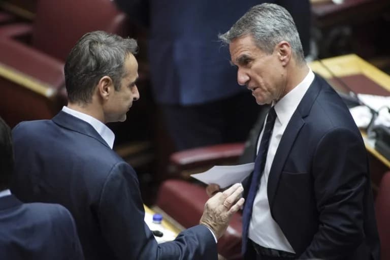 Androulakis critica la adhesión de Loverdos a Nueva Democracia