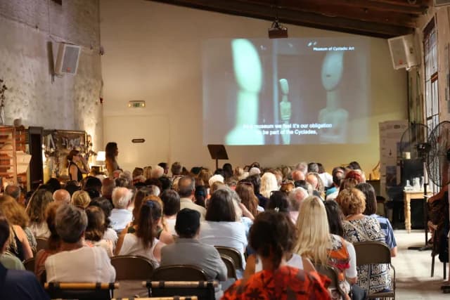Syros: Cycladic Identity presenta el programa "Las Tejedoras y sus Recuerdos"