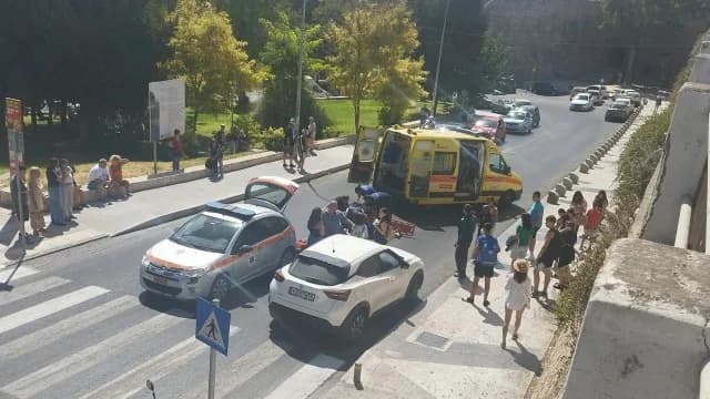 Accidente de tráfico en Heraclión: Mujer atropellada por un coche