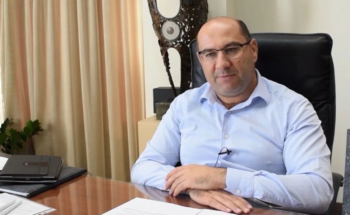 Ένωση Δήμων: «Όχι» σε υποδείξεις του Ισραήλ για αντισημιτικά συνθήματα
