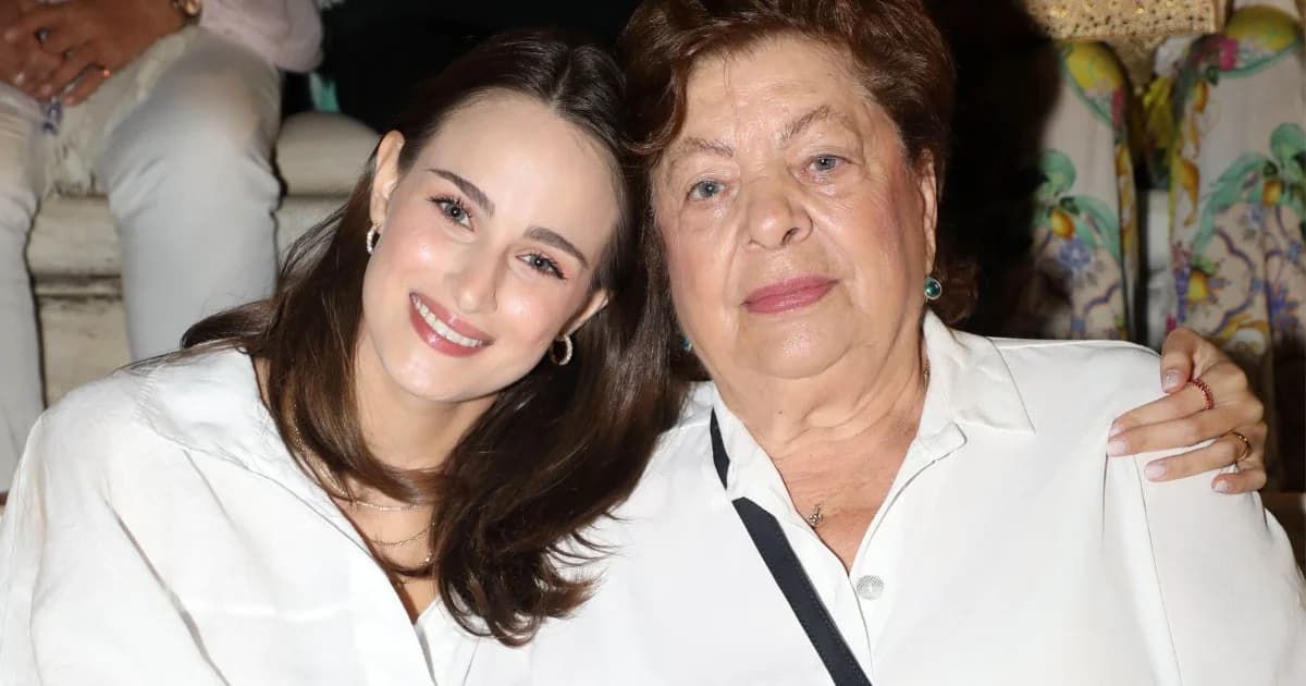 Μαρία Βοσκοπούλου και η γιαγιά της στο Ηρώδειο για την Άντζελα Γκερέκου