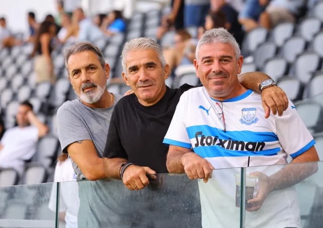 Apollon fans show their support in match against Enosi (pics)