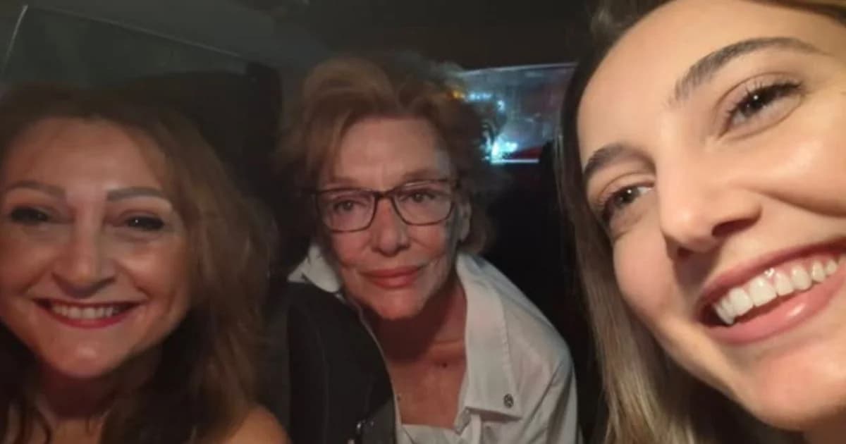 Maro Kontou pide un aventón debido a la huelga de taxis – Foto se vuelve viral
