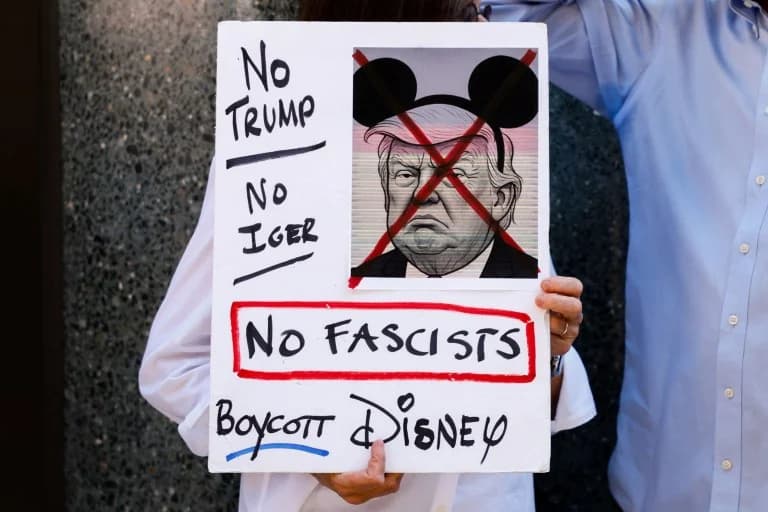 Звезды Голливуда осуждают Disney за приостановку шоу Джимми Киммела