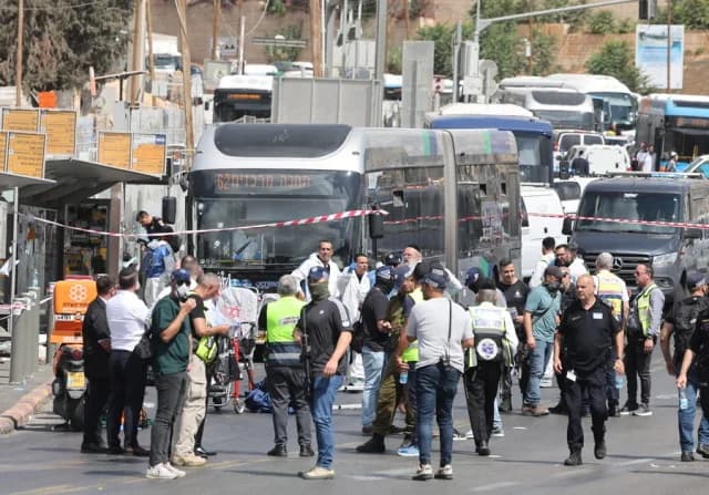 Israel wird Häuser von Palästinensern nach Anschlag in Jerusalem abreißen