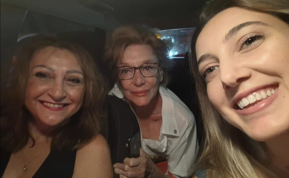 Maro Kontou: Hace autostop debido a huelga de taxis