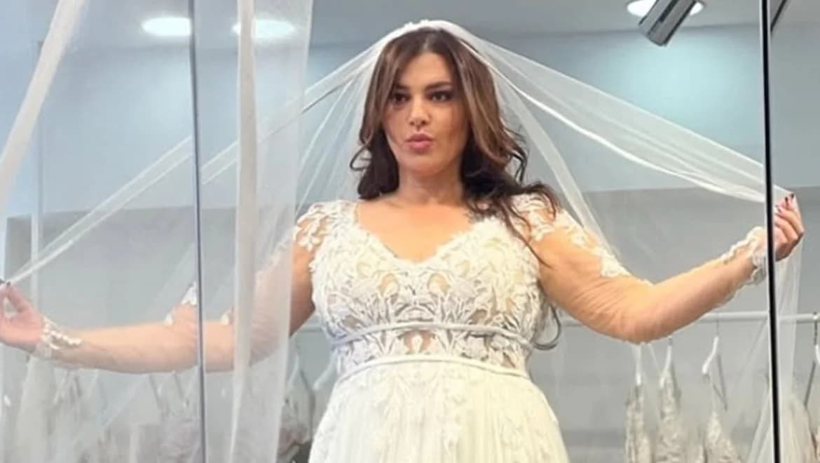 Katerina Zarifi: Trug ein Brautkleid für ein Shooting und beeindruckte