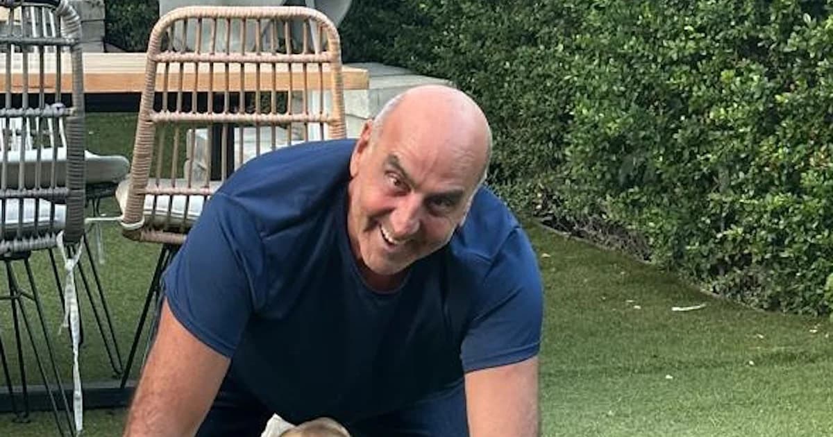 Giorgos Voulgarakis: Rare moments with his grandson