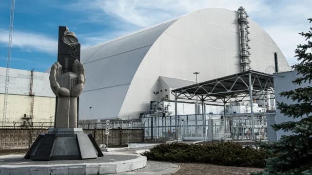 Ρωσική Επιδρομή Προκάλεσε Διακοπή Ρεύματος στον Πυρηνικό Σταθμό του Τσερνόμπιλ