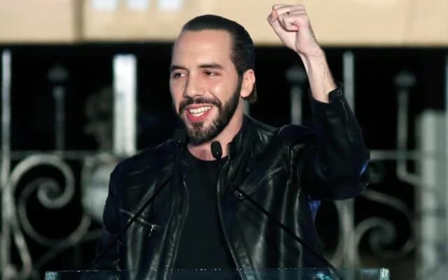 אל סלבדור: איסור על שפה מכלילה בבתי הספר