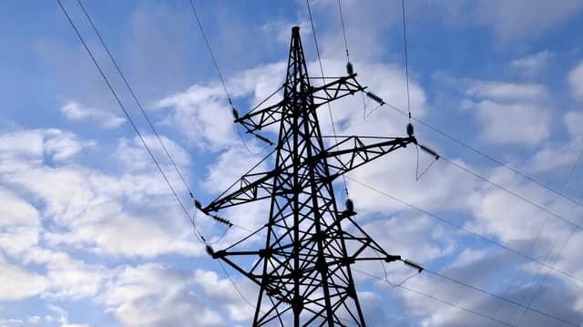 Strom: Großhandelspreis sinkt aufgrund von erneuerbaren Energien