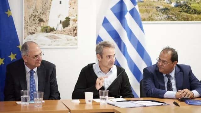 Μητσοτάκης στην Αμοργό: Έμφαση στα θαλάσσια πάρκα και την προστασία του περιβάλλοντος
