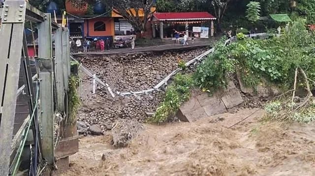 Al menos 60 muertos por inundaciones y deslizamientos de tierra en Nepal e India