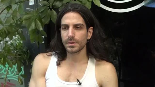 Άγγελος Θεοδωράκης: «Φοβόμουν να πλησιάσω τον Μίκη Θεοδωράκη»