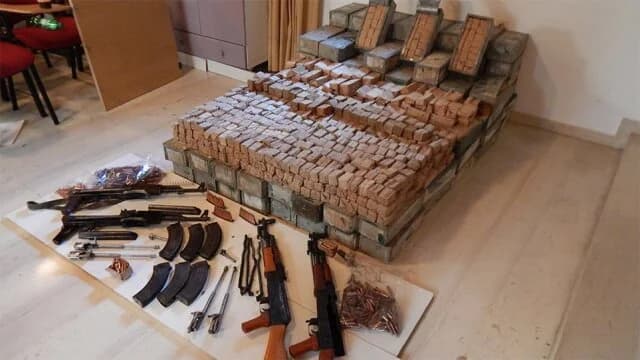 Начинается суд по делу о ввозе оружия и боеприпасов на Крит из Албании
