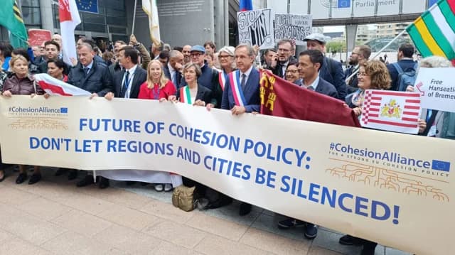 Alcaldes y Gobernadores Regionales Protestan en Bruselas por el Plan Presupuestario de la UE