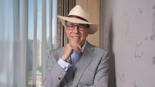 El hombre que construyó Four Seasons y se lo vendió a Bill Gates