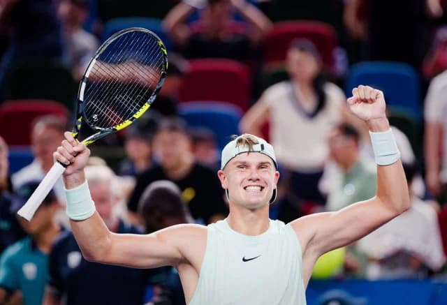 Holger Rune: Kauft Porsche ohne Führerschein, beneidet Djokovic
