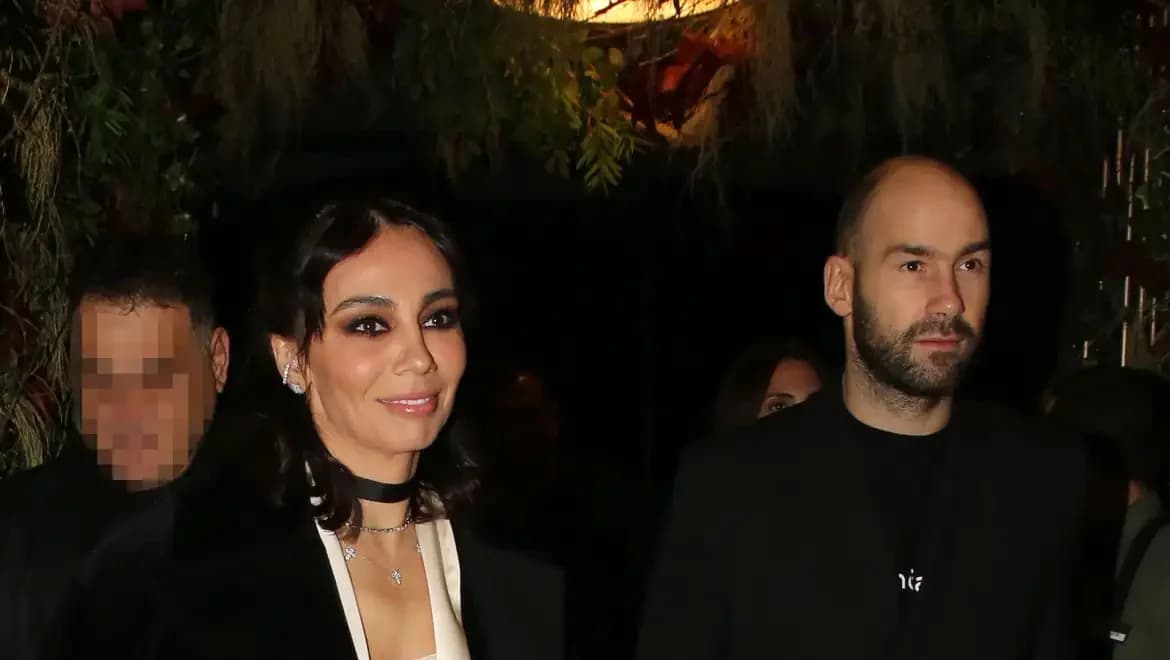 ואסיליס ספאנוליס ואולימפיה הופסונידו: בילוי רומנטי בחו"ל
