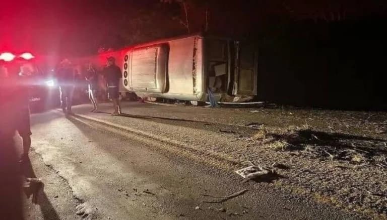 Brasil: Al menos 17 muertos en accidente de autobús