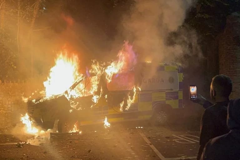 Unruhen in Dublin: Zusammenstöße in der Nähe einer Unterkunft für Asylbewerber