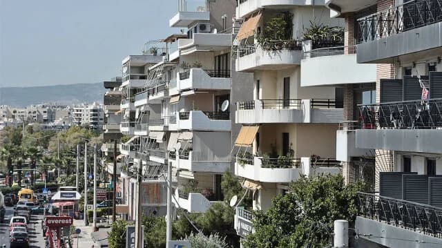 Жилищный кризис: старая недвижимость, высокие цены и низкое поглощение в Греции
