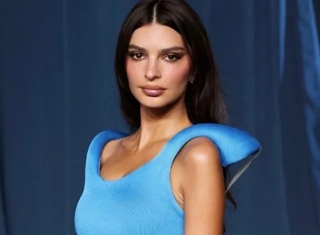 Emily Ratajkowski: Sesión de fotos desnuda para Beyond Noise