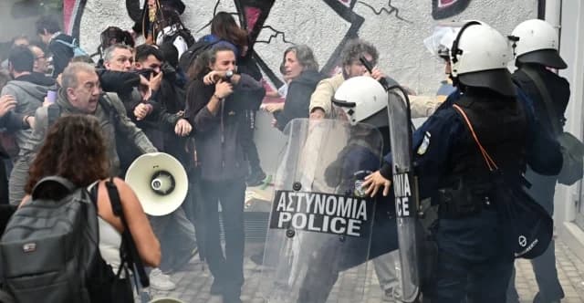 Επεισόδια στο Μεταξουργείο: Χρήση χημικών στην Πρωτοβάθμια Διεύθυνση Εκπαίδευσης